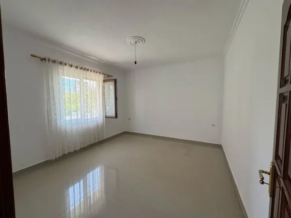 Tirane, jepet me qera apartament 2+1+Aneks+Ballkon Kati 1, 110 m² 400 € (Unaza e re)