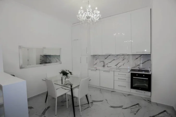Tirane, jepet me qera apartament 1+1 Kati 6, 78 m² 850 € (Square 21)