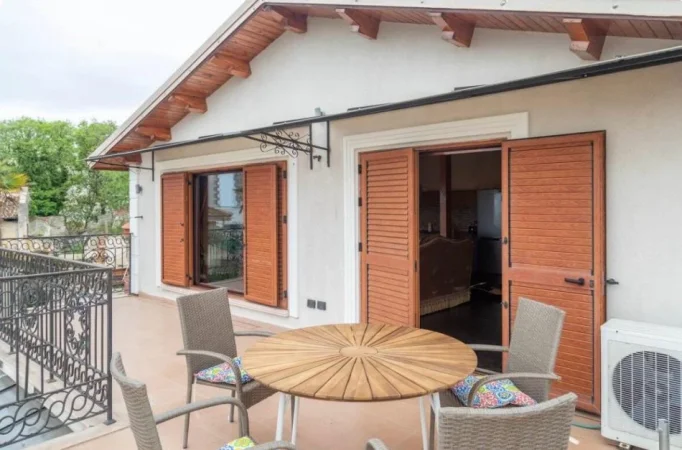 Durres, jepet me qera Vile 1+1+Aneks+Ballkon Kati 3, 80 m² 700 € (mbrapa pallatit te kultures, Durres)