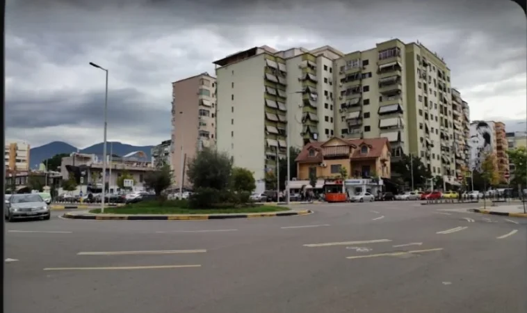 Tirane, shitet apartament 3+1+Ballkon Kati 4, 150 m² 295.000 € (Komuna e Parisit)