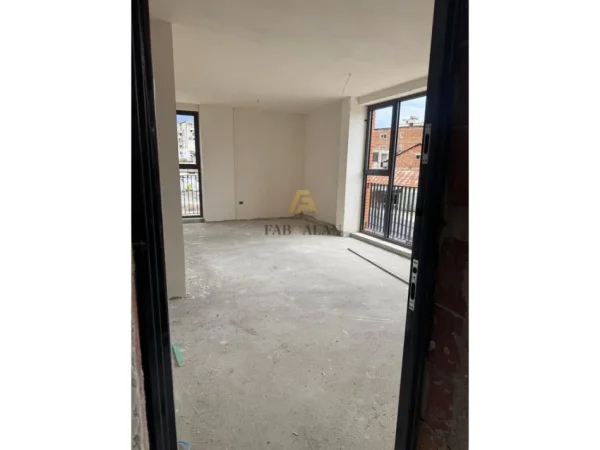 Tirane, shitet apartament 2+1+2 Kati 7, 95 m² 152.500 € (Siri Kodra)