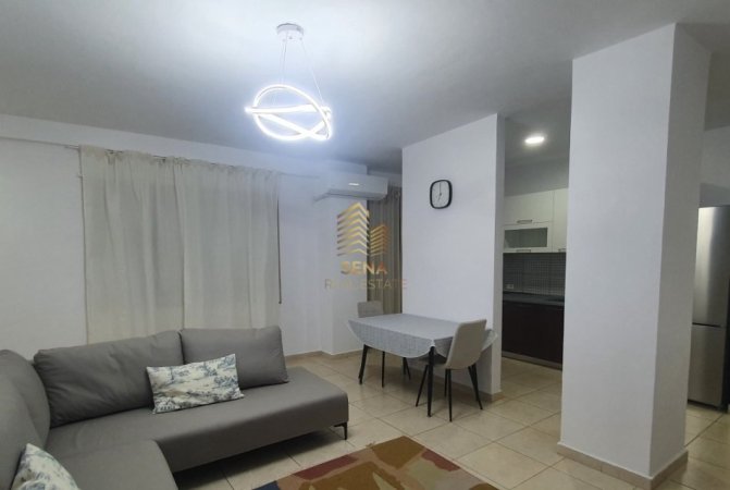 Tirane, jepet me qera apartament 2+1+Ballkon Kati 1, 104 m² 630 € (Rruga Kongresi i Manastirit)