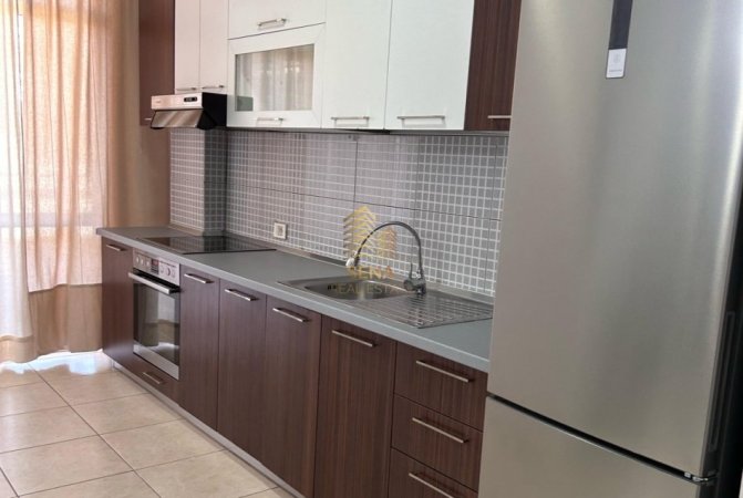 Tirane, jepet me qera apartament 2+1+Ballkon Kati 1, 104 m² 630 € (Rruga Kongresi i Manastirit)