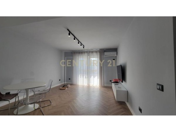 Tirane, jepet me qera apartament 1+1+Aneks+Ballkon Kati 4, 48 m² 650 € (9-KATSHET)
