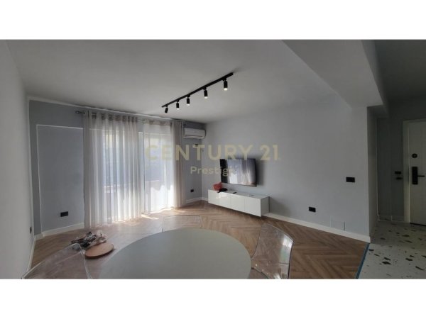 Tirane, jepet me qera apartament 1+1+Aneks+Ballkon Kati 4, 48 m² 650 € (9-KATSHET)