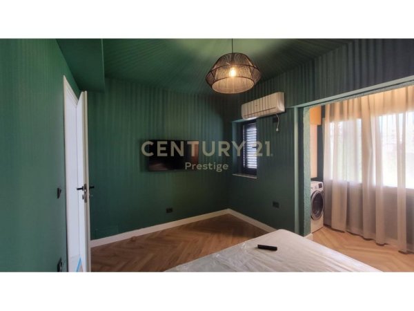 Tirane, jepet me qera apartament 1+1+Aneks+Ballkon Kati 4, 48 m² 650 € (9-KATSHET)