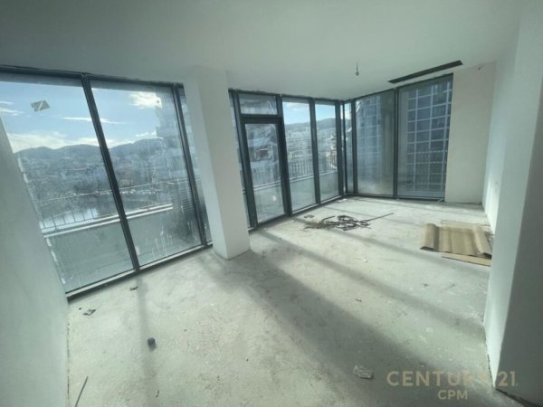 Tirane, jepet me qera apartament 2+1+Aneks+Ballkon Kati 3, 200 m² 3.000 € (Lake View)