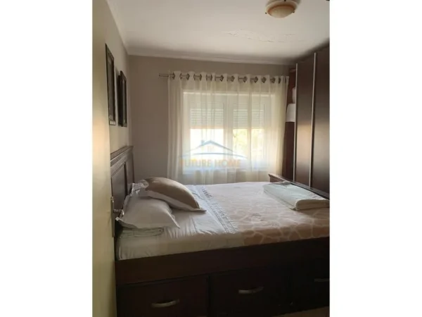 Tirane, shitet apartament 2+1 Kati 2, 59 m² 105.000 € (Kombinat)