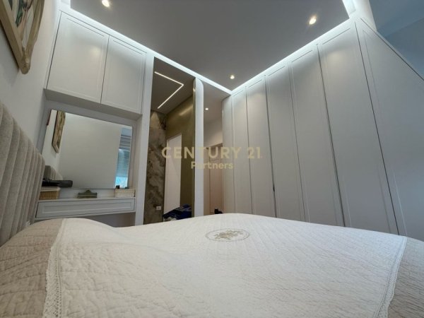 Tirane, jepet me qera apartament 3+1+Aneks+Ballkon Kati 2, 113 m² 1.600 € (JOY RESIDENCE)
