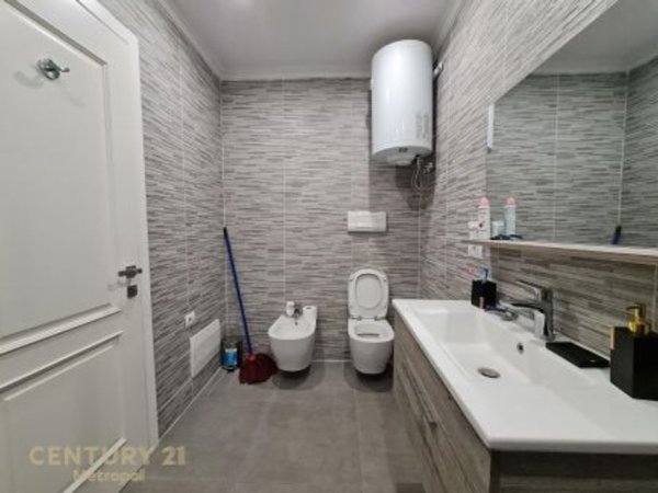 Tirane, jepet me qera apartament 1+1+Aneks+Ballkon Kati 2, 75 m² 700 € (Sunrise Resodence, TEG)