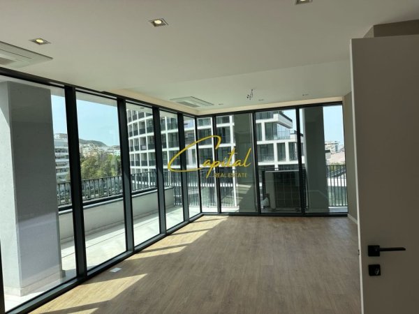 Tirane, jepet me qera zyre Kati 3, 125 m² 1.300 € (KOMPLEKSI LAKE VIEW)