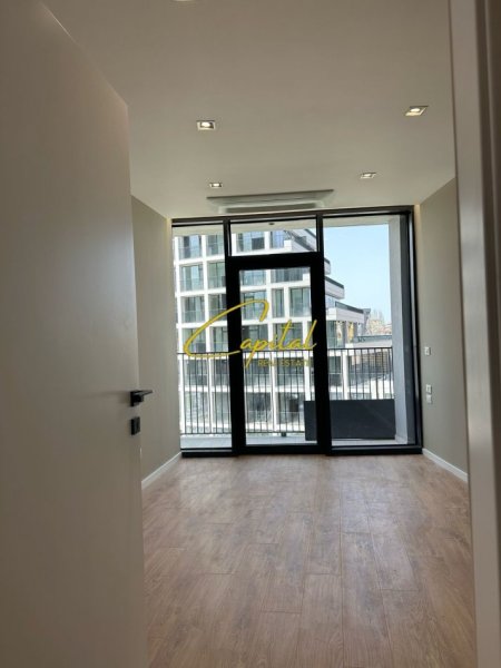 Tirane, jepet me qera zyre Kati 3, 125 m² 1.300 € (KOMPLEKSI LAKE VIEW)