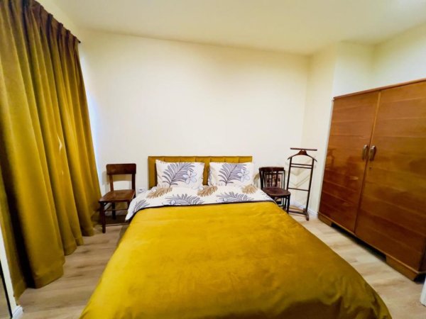 Tirane, jepet me qera apartament 2+1+Aneks+Ballkon Kati 2, 100 m² 800 € (Pazari i Ri)