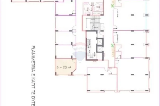 Tirane, jepet me qera zyre Kati 2, 23 m² 350 € (Ambasada Amerikane)