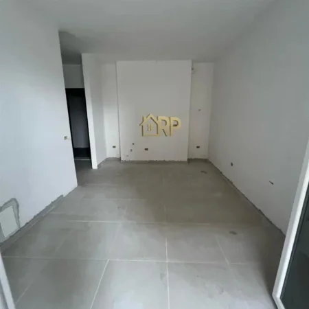 Tirane, shitet apartament 2+1+Ballkon Kati 4, 90 m² 97.850 € (Univers City QTU)