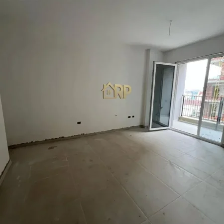 Tirane, shitet apartament 2+1+Ballkon Kati 4, 90 m² 97.850 € (Univers City QTU)