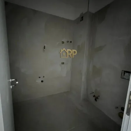 Tirane, shitet apartament 2+1+Ballkon Kati 4, 90 m² 97.850 € (Univers City QTU)