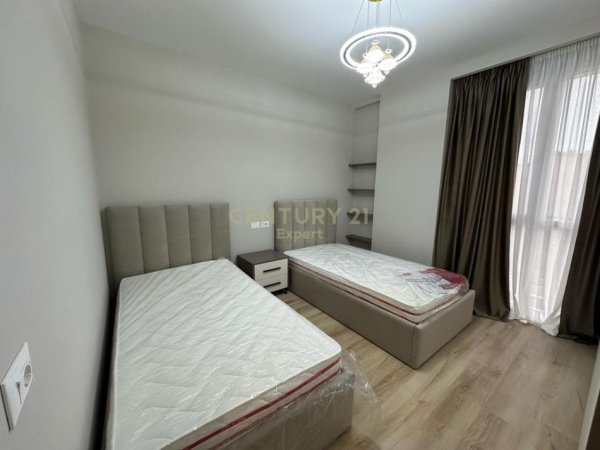 Tirane, jap me qera apartament 2+1+Aneks+Ballkon Kati 1, 92 m² 700 € (Fusha e Aviacionit)
