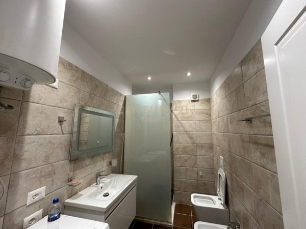 Tirane, jap me qera apartament 2+1+Aneks+Ballkon Kati 1, 92 m² 700 € (Fusha e Aviacionit)