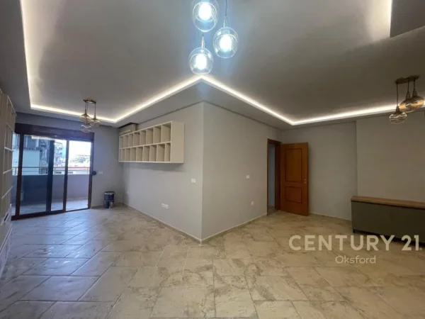 Tirane, jepet me qera apartament 1+1+Aneks+Ballkon Kati 5, 86 m² 1.000 € (Rruga e Elbasanit)