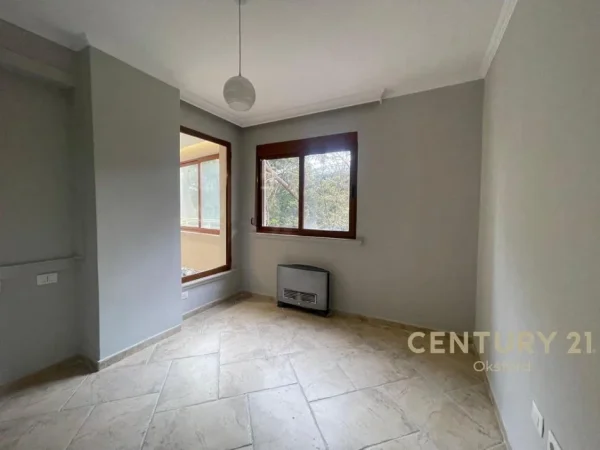 Tirane, jap me qera apartament 3+1+Aneks+Ballkon Kati 5, 164 m² 1.500 € (Rruga e Elbasanit)