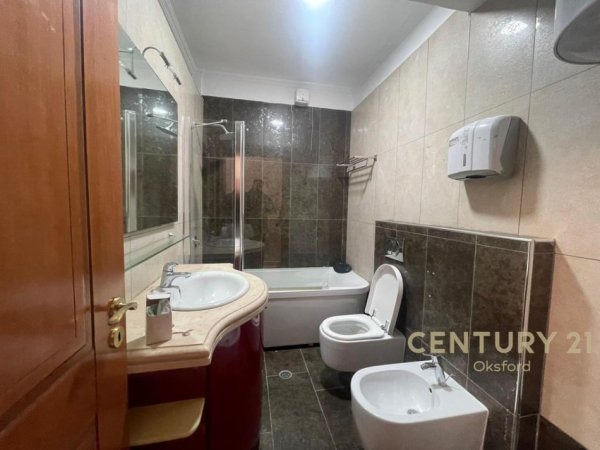 Tirane, jap me qera apartament 3+1+Aneks+Ballkon Kati 5, 164 m² 1.500 € (Rruga e Elbasanit)
