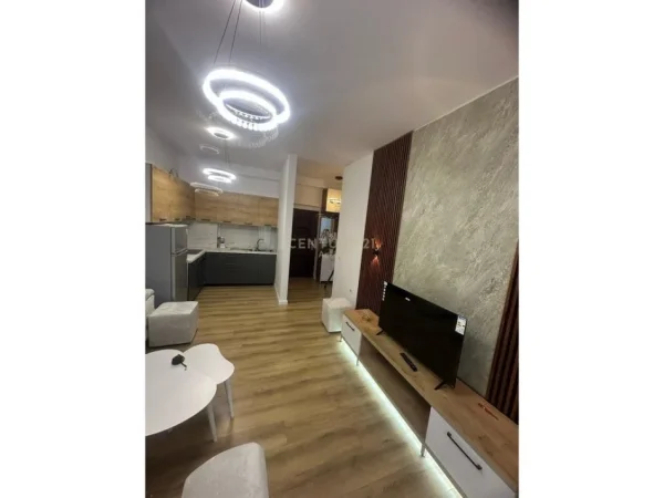 Tirane, shitet apartament 1+1 Kati 5, 65 m² 95.000 € (Misto Mame)