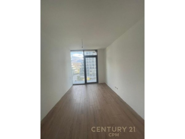 Tirane, jepet me qera apartament 2+1+Aneks+Ballkon Kati 3, 100 m² 1.300 € (Lake View)