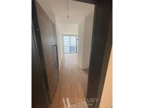 Tirane, jepet me qera apartament 2+1+Aneks+Ballkon Kati 3, 100 m² 1.300 € (Lake View)