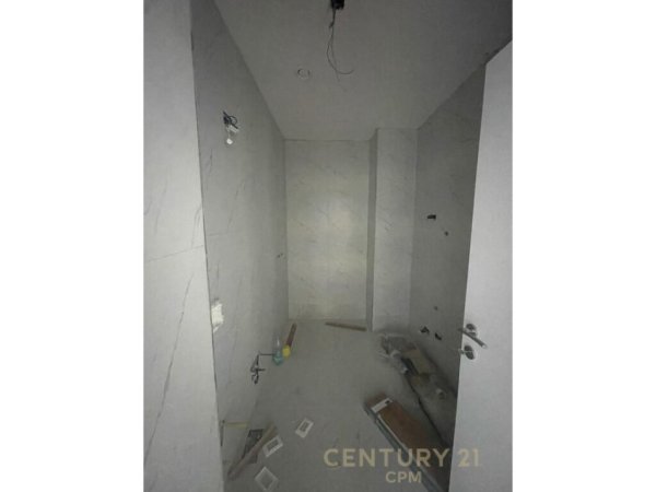 Tirane, jepet me qera apartament 2+1+Aneks+Ballkon Kati 7, 101 m² 1.500 € (Lake View)