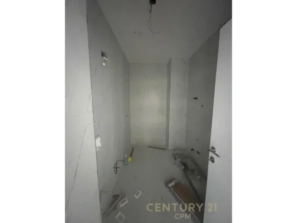 Tirane, jepet me qera apartament 2+1+Aneks+Ballkon Kati 7, 101 m² 1.500 € (Lake View)