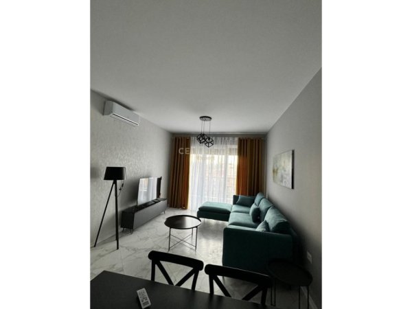 Tirane, jepet me qera apartament 1+1+Aneks+Ballkon Kati 2, 73 m² 650 € (TRIO TOWER, DON BOSKO)