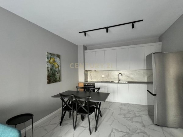 Tirane, jepet me qera apartament 1+1+Aneks+Ballkon Kati 2, 73 m² 650 € (TRIO TOWER, DON BOSKO)