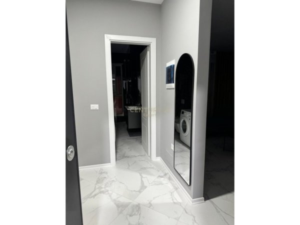 Tirane, jepet me qera apartament 1+1+Aneks+Ballkon Kati 2, 73 m² 650 € (TRIO TOWER, DON BOSKO)