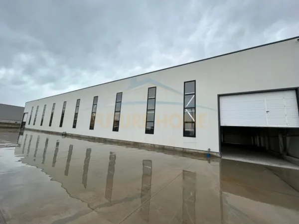 Durres, jepet me qera ambjent biznesi Kati 0, 3.600 m² 3.000 € (shinavlash)