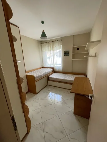Fresku, Tirane, jepet me qera apartament 2+1+Ballkon Kati 3, 97 m² (Rruga Shefqet Kuka)