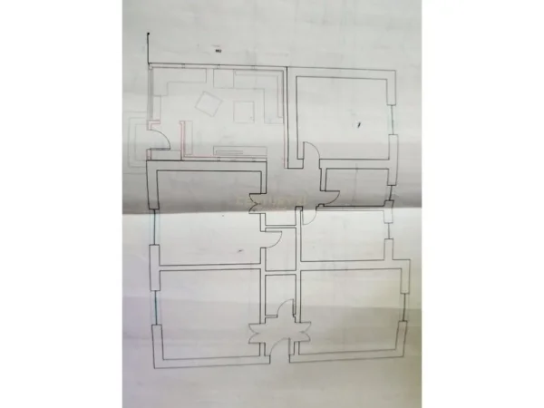 Tirane, jepet me qera zyre Kati 1, 209 m² 2.350 € (Blloku)