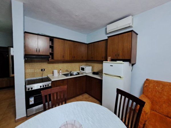Tirane, jepet me qera apartament 1+1+Aneks+Ballkon Kati 3, 80 m² 450 € (myslym shyri)