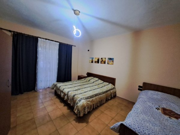 Tirane, jepet me qera apartament 1+1+Aneks+Ballkon Kati 3, 80 m² 450 € (myslym shyri)
