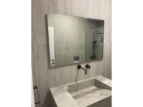 Tirane, jepet me qera apartament 1+1+Aneks+Ballkon Kati 2, 65 m² 700 € (Bukevardi Zogu i Pare)