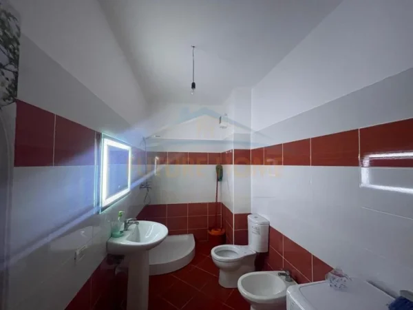 Durres, shitet apartament 2+1 Kati 10, 100 m² 110.000 € (Stacioni i Trenit, Durres)