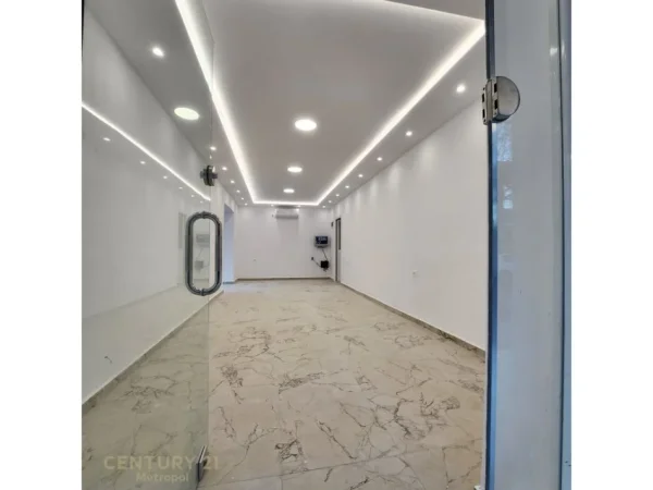 Tirane, shes ambjent biznesi , 80 m² 370.000 € (21 Dhjetori)