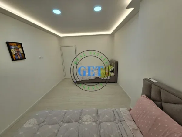 Durres, jepet me qera apartament 2+1 Kati 10, 100 m² 600 € (UKD, Durrës.)