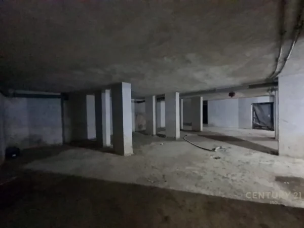 Tirane, shes ambjent biznesi Kati -1, 500 m² 425.000 € (Irfan Tomini)