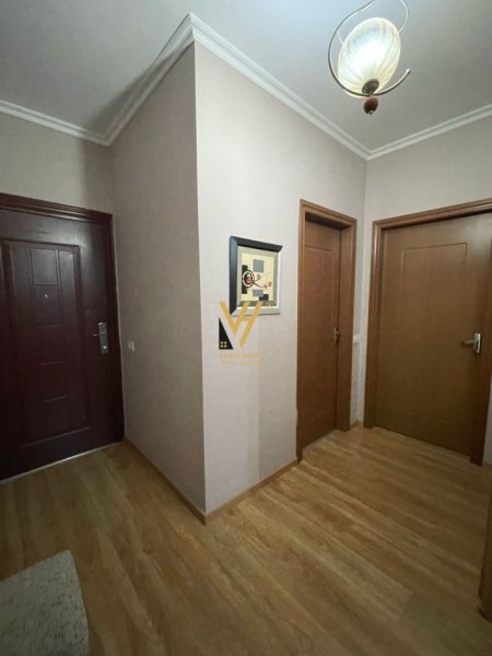 Tirane, jepet me qera apartament 2+1+Ballkon Kati 4, 100 m² 450 € (RRUGA BESIM ALLA)