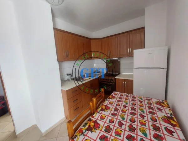 Durres, jepet me qera apartament 2+1 Kati 5, 140 m² 500 € (Rrota Kuqe, Plazh, Durrës)