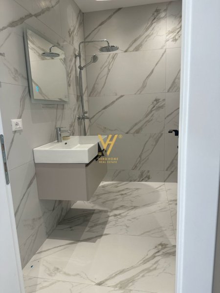 Tirane, jepet me qera zyre Kati 3, 123 m² 1.300 € (LAKEVIEW RESIDENCE)