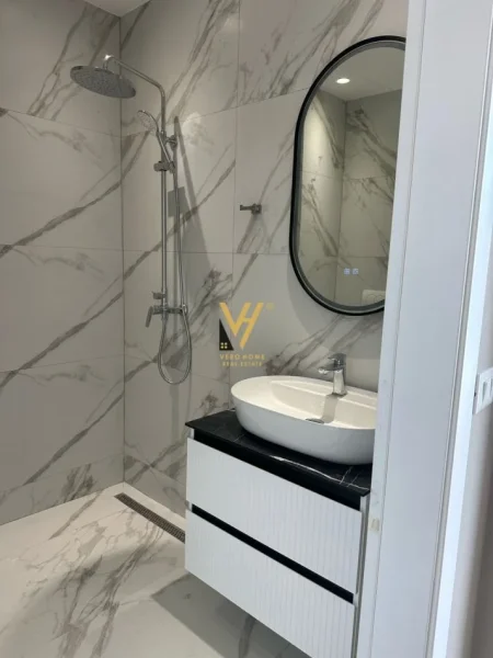 Tirane, jepet me qera zyre Kati 3, 123 m² 1.300 € (LAKEVIEW RESIDENCE)