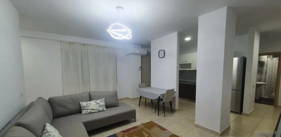 Tirane, jepet me qera apartament 2+1+Ballkon Kati 2, 106 m² 630 € (KONGRESI MANASTIRIT)