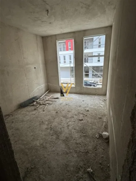 Tirane, shitet apartament 2+1+Ballkon Kati 1, 105 m² 103.000 € (UNIVERS CITY)